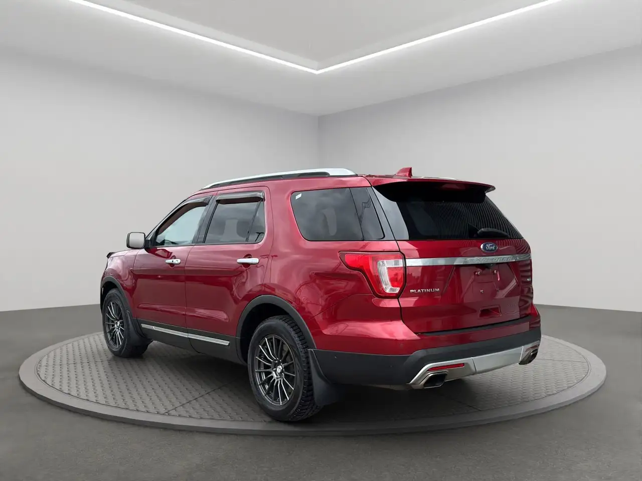 Ford Explorer снимка Ford Explorer