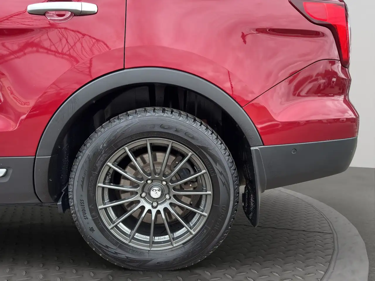 Ford Explorer снимка Ford Explorer