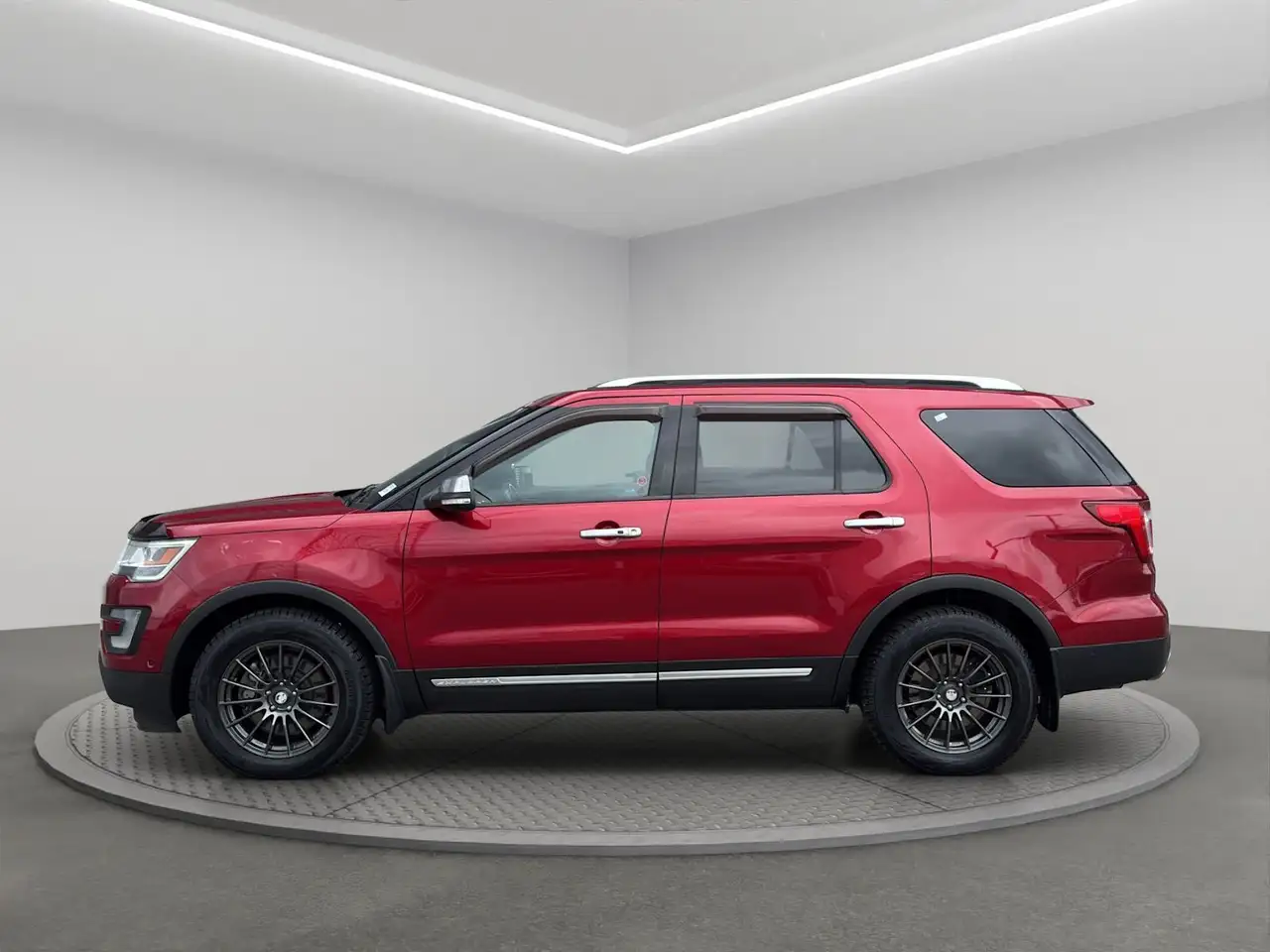 Ford Explorer снимка Ford Explorer