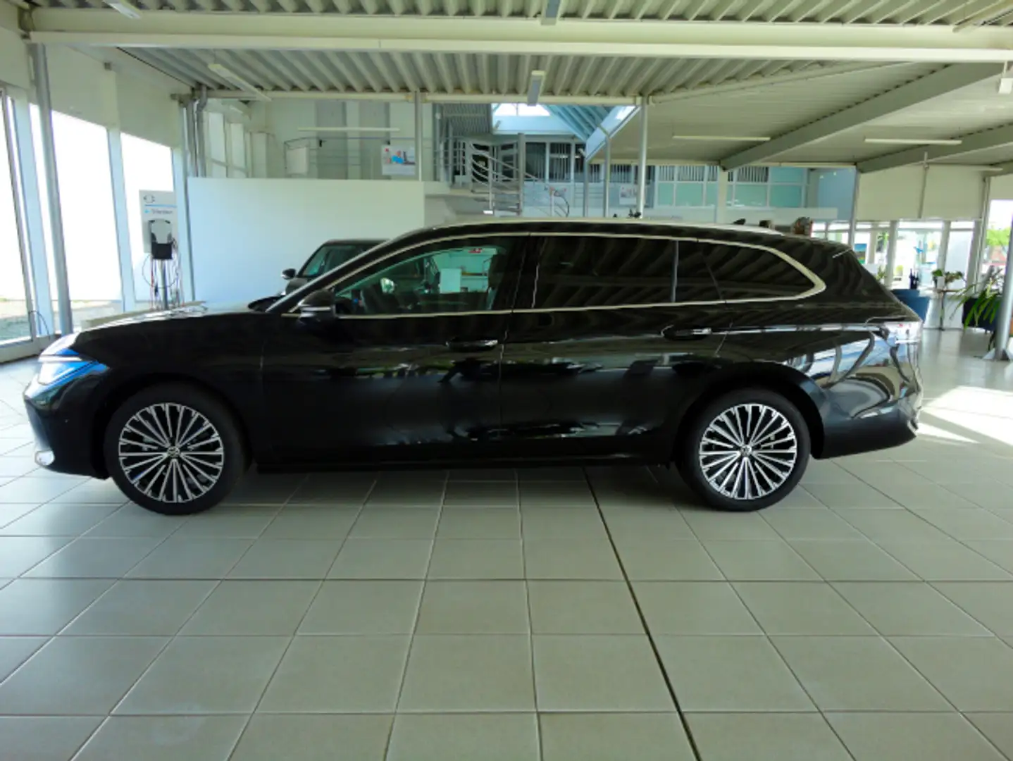 Volkswagen Passat Variant Elegance eTSI 7-Gang-DSG Negro - 2