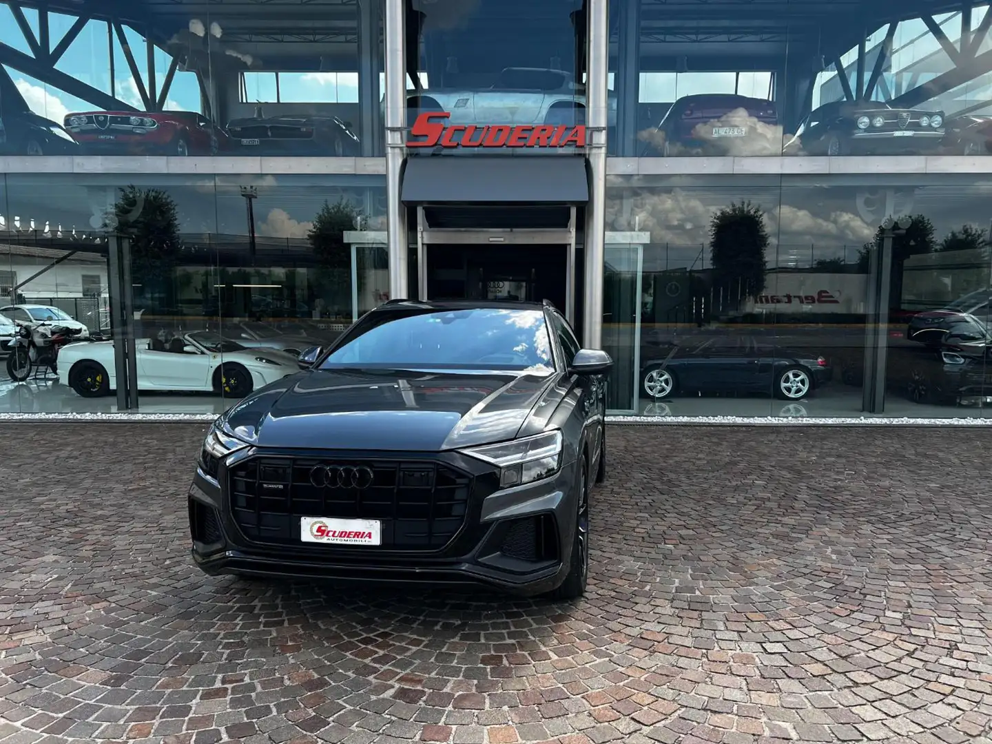 Audi Q8 50 TDI 286 CV quattro tiptronic Sport Grijs - 1