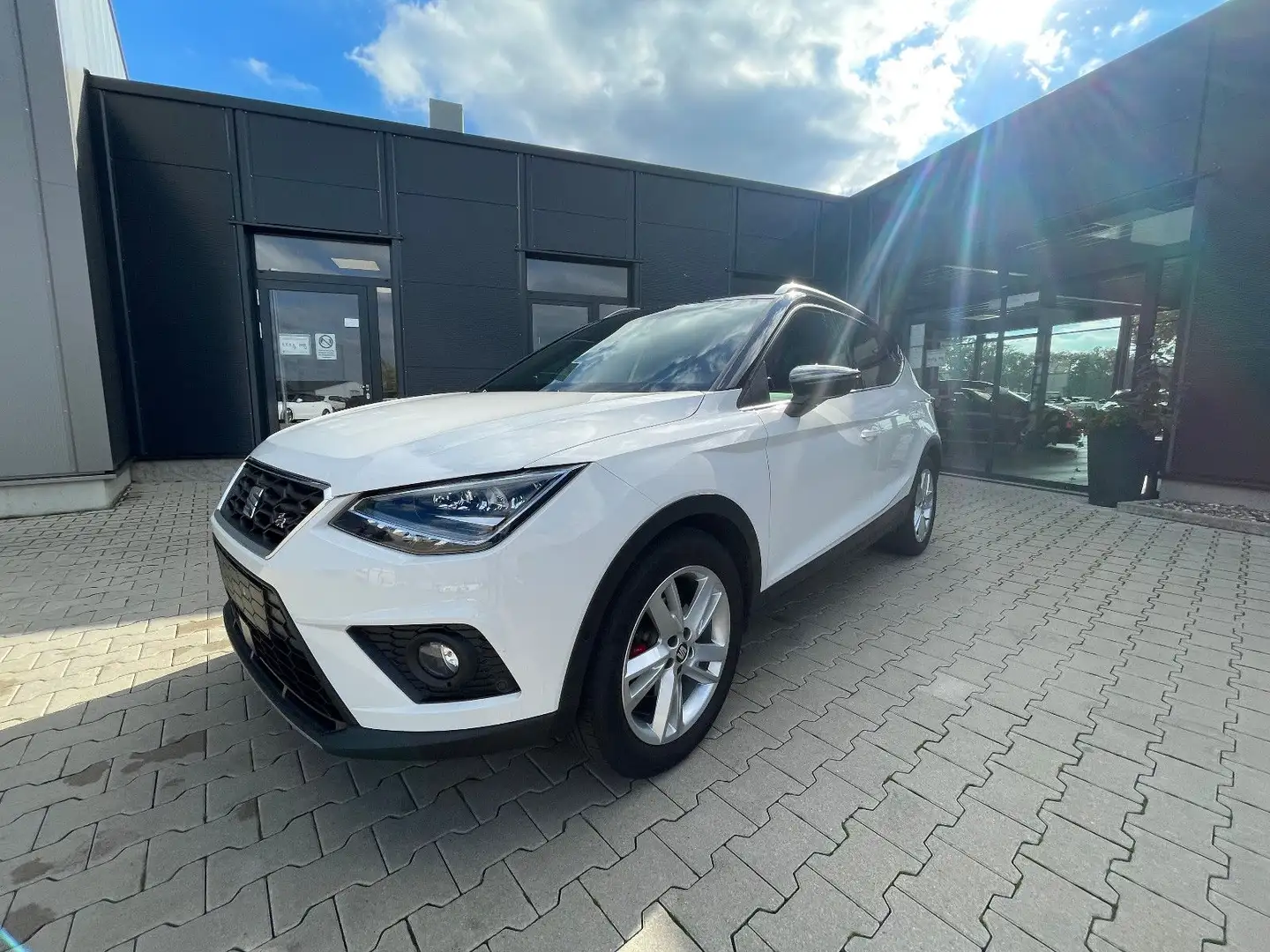 SEAT Arona 1.0 FR DSG Navi/LED/RFK/Dig.Cockpit/ACC Wit - 1