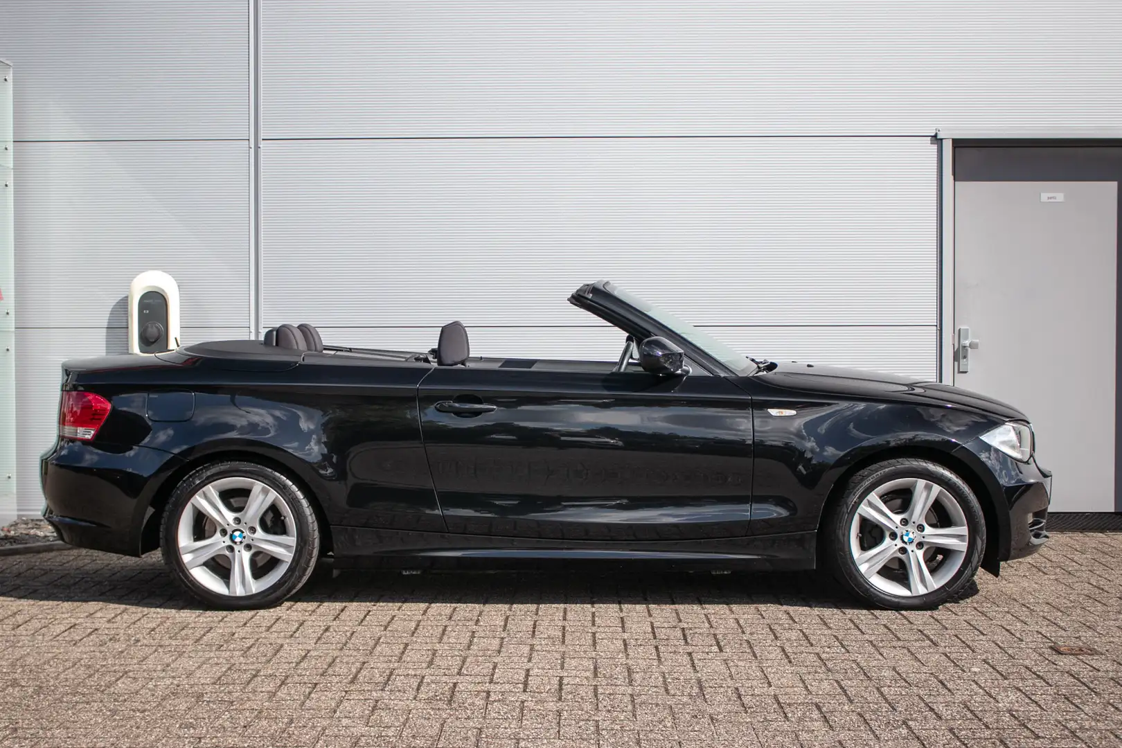 BMW 118 1-serie Cabrio 118i Executive 1e eig. | Stoelverw. Zwart - 2