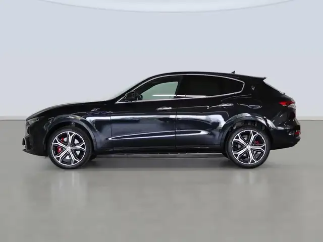 Maserati Levante view 3