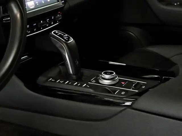 Maserati Levante view 14