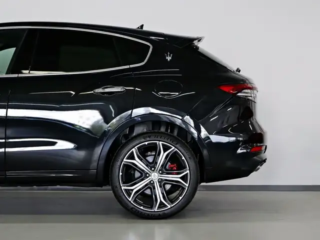 Maserati Levante view 16