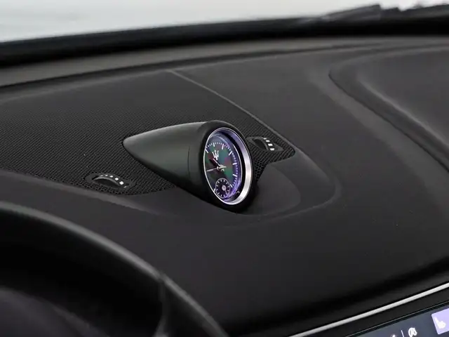 Maserati Levante view 15