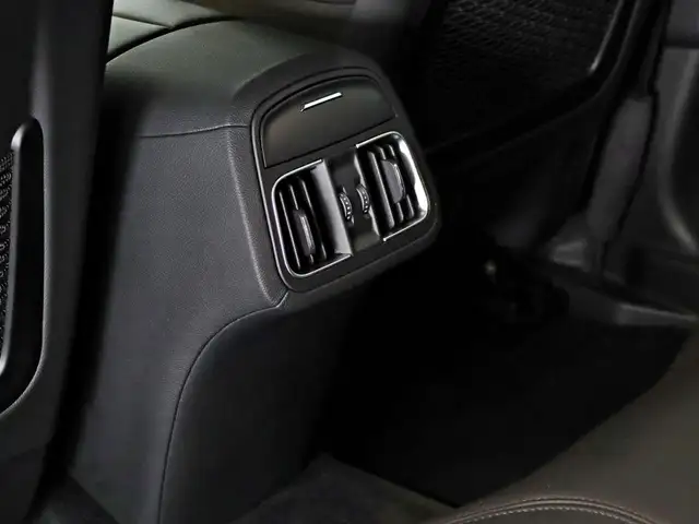 Maserati Levante view 19