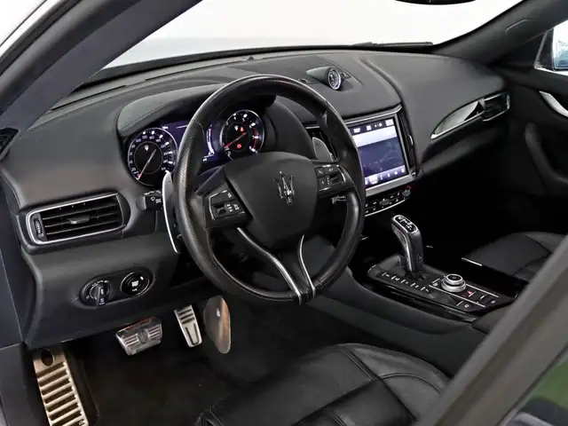 Maserati Levante view 18