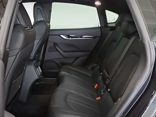 Maserati Levante view 13