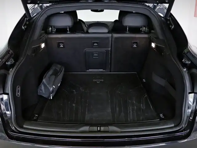 Maserati Levante view 5