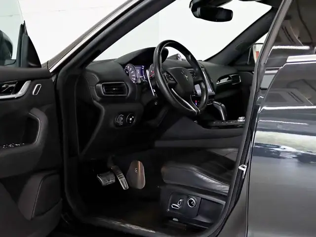 Maserati Levante view 7