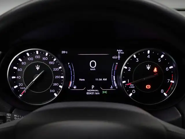 Maserati Levante view 10