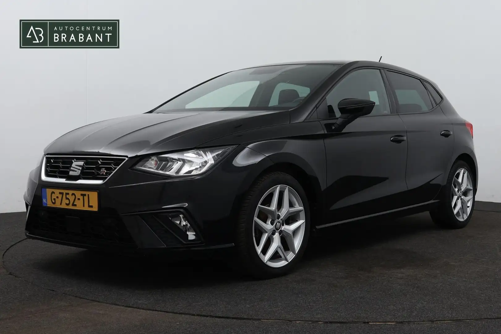 SEAT Ibiza 1.0 TSI FR Business Intense (NAVIGATIE, CAMERA, CA Zwart - 1