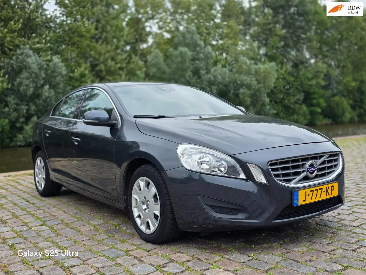 Volvo S60 1.6 T3 Kinetic 2e eigenaar lage km airco cruis con Grijs - 1