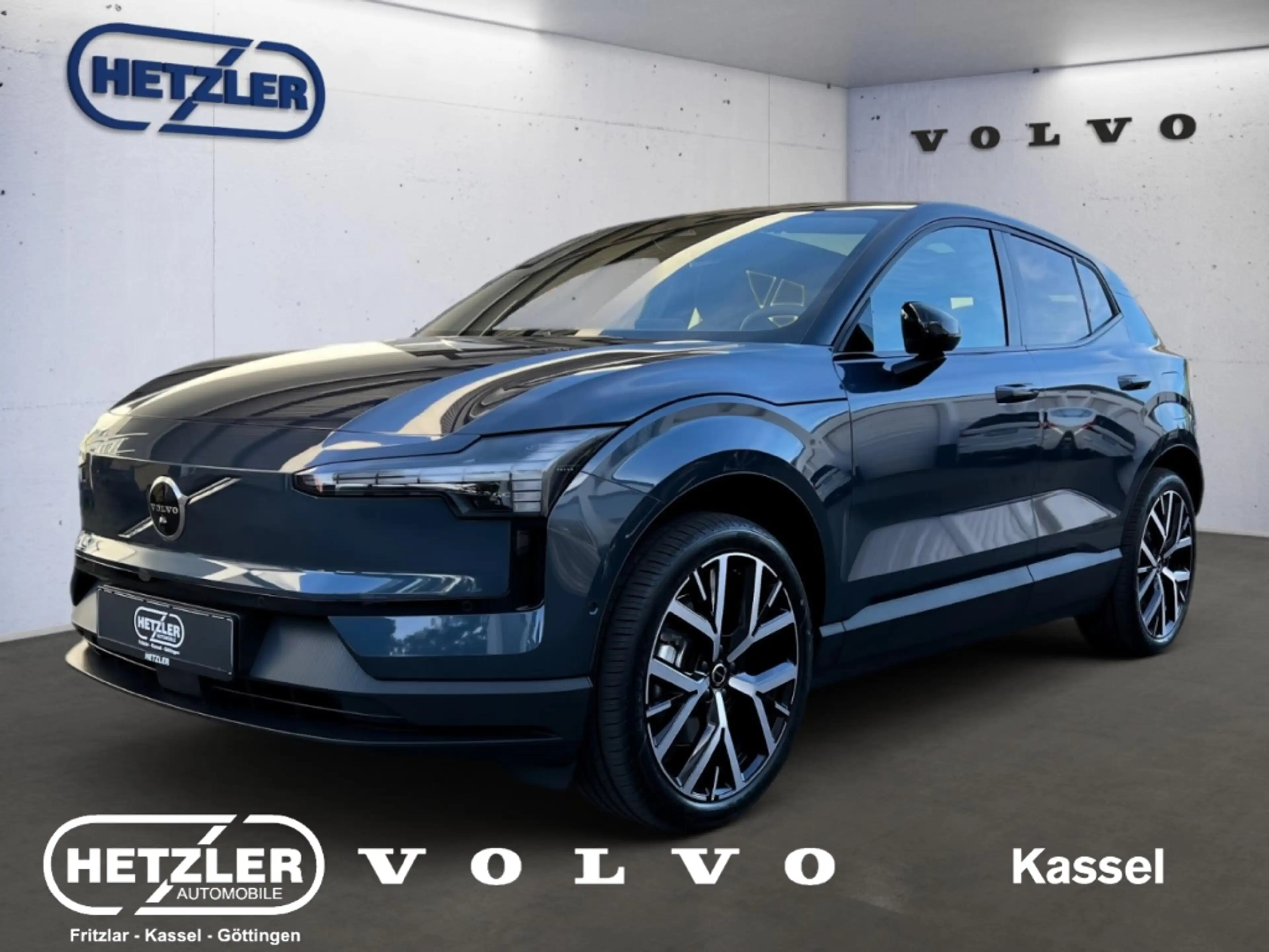 Volvo EX30 P5 Longe Range 2WD Electric Ultra StandHZG Panoram