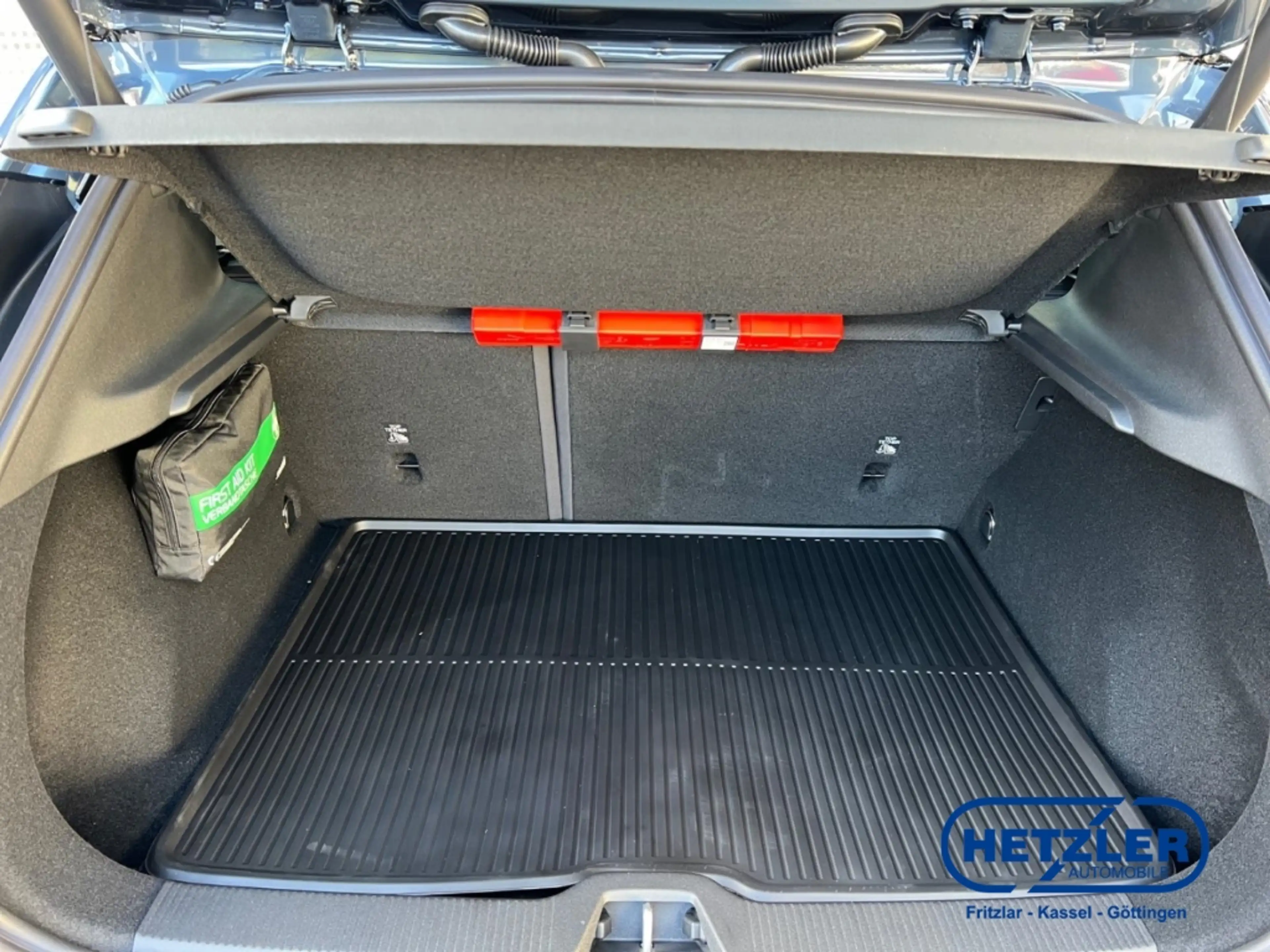 Volvo EX30 P5 Longe Range 2WD Electric Ultra StandHZG Panoram — photo 12