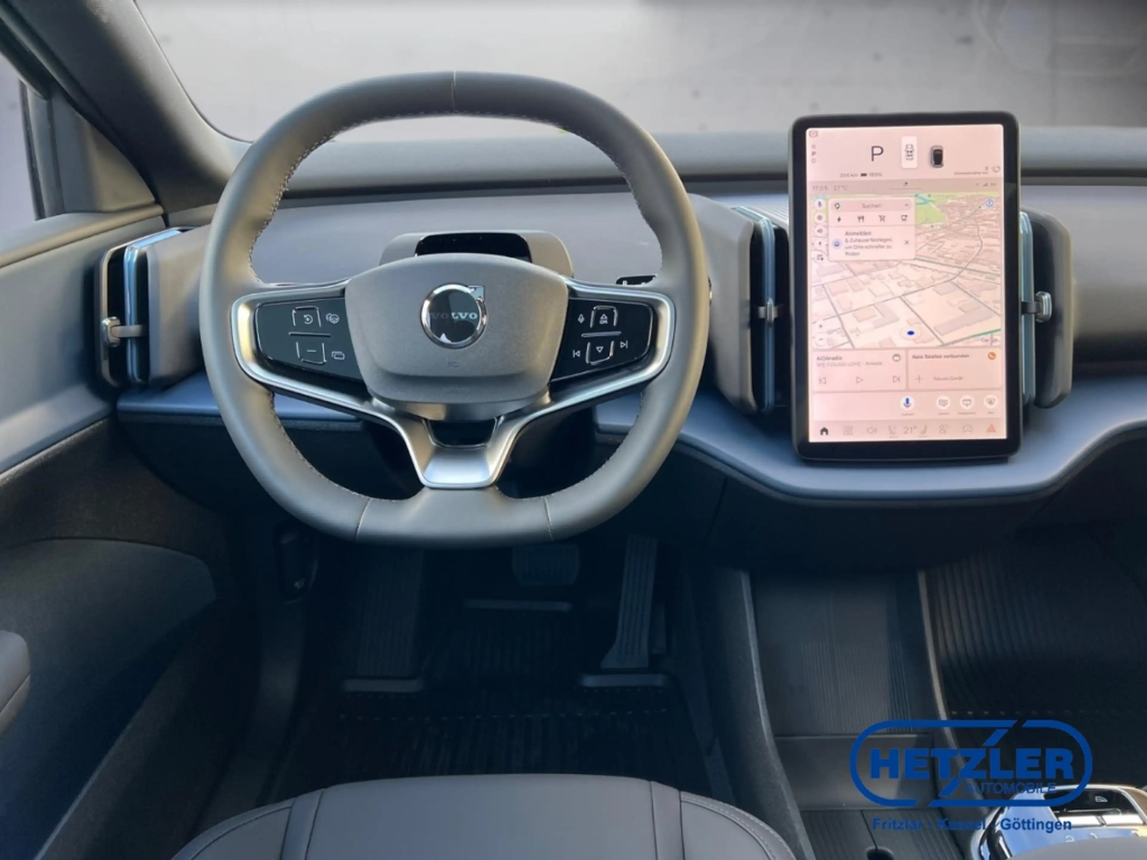 Volvo EX30 P5 Longe Range 2WD Electric Ultra StandHZG Panoram — photo 10