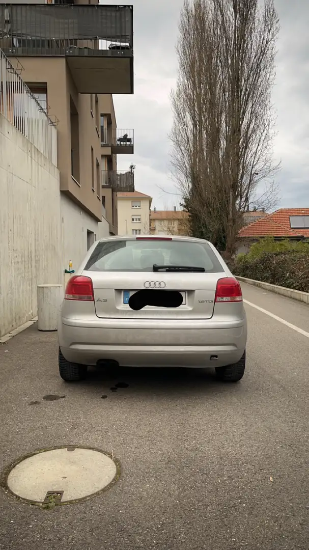 Audi A3 1.9 TDI Ambition S-Tronic A - 2
