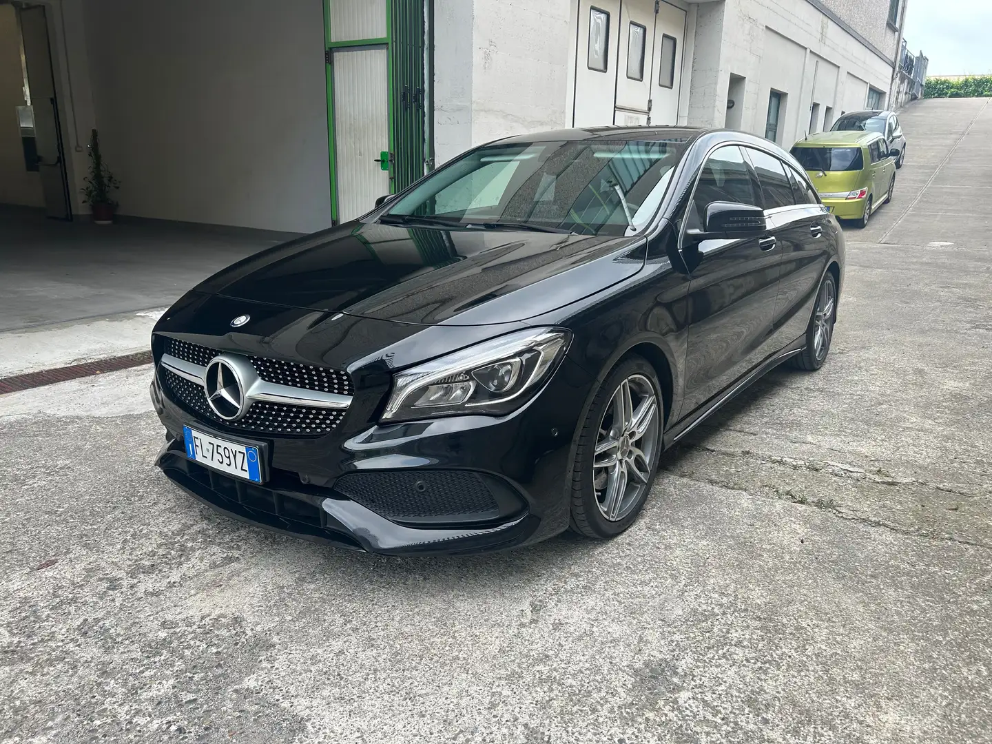 Mercedes-Benz CLA 220 CLA Shooting Brake 220 d Sport Night auto Nero - 1