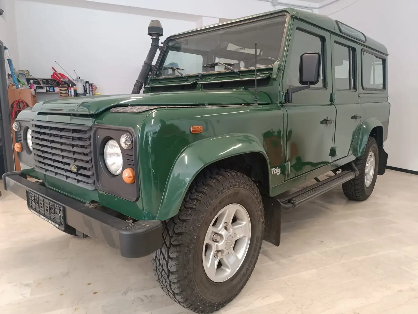 Land Rover Defender Defender 110 2.5 td5 SW immatricolazione omaggio Verde - 1