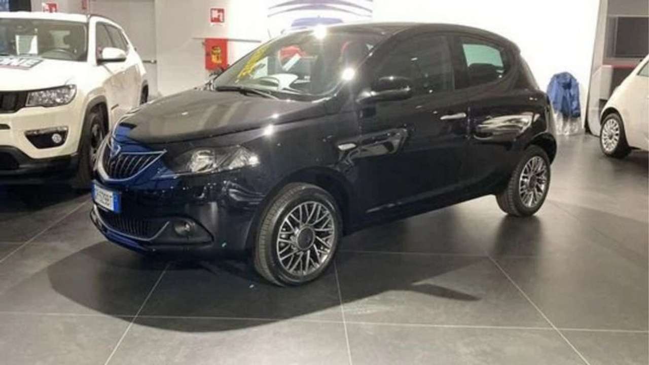 Lancia Ypsilon 1.0 FireFly 5 porte S&S Hybrid Gold Plus