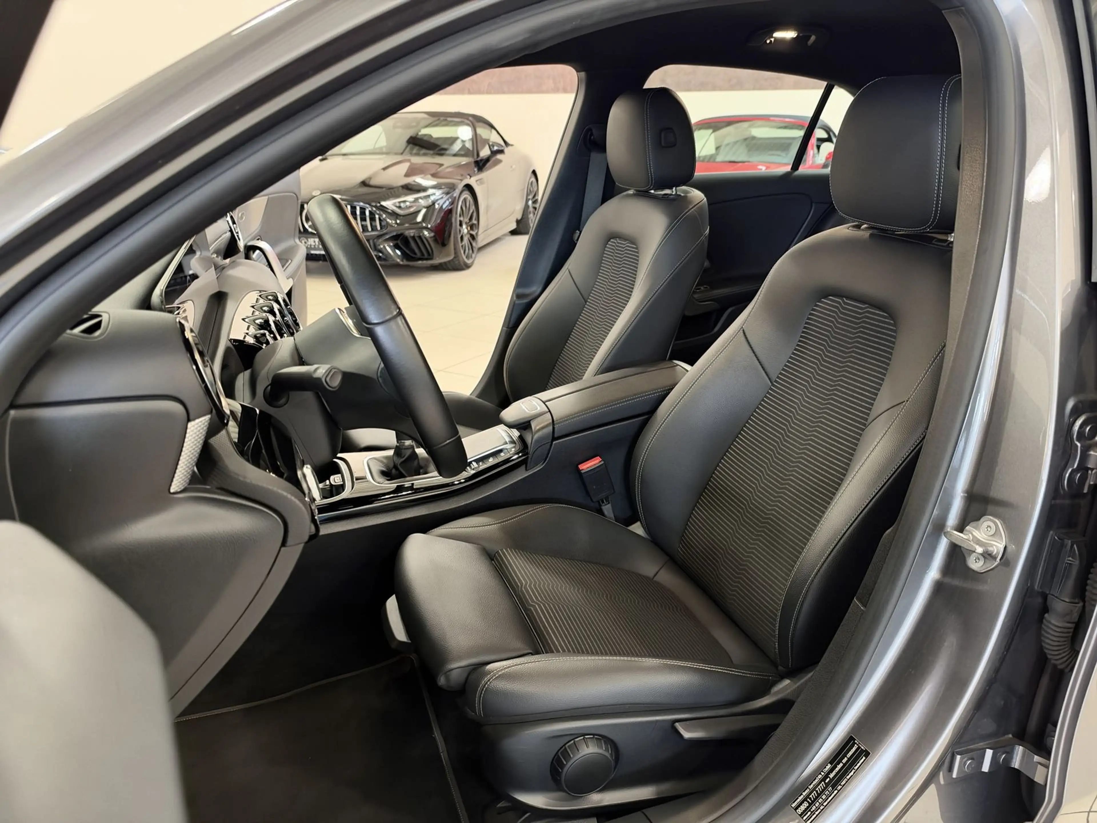 Mercedes-Benz A 200 *LED-Navi-Widescreen-2. Hand-17"* — photo 11