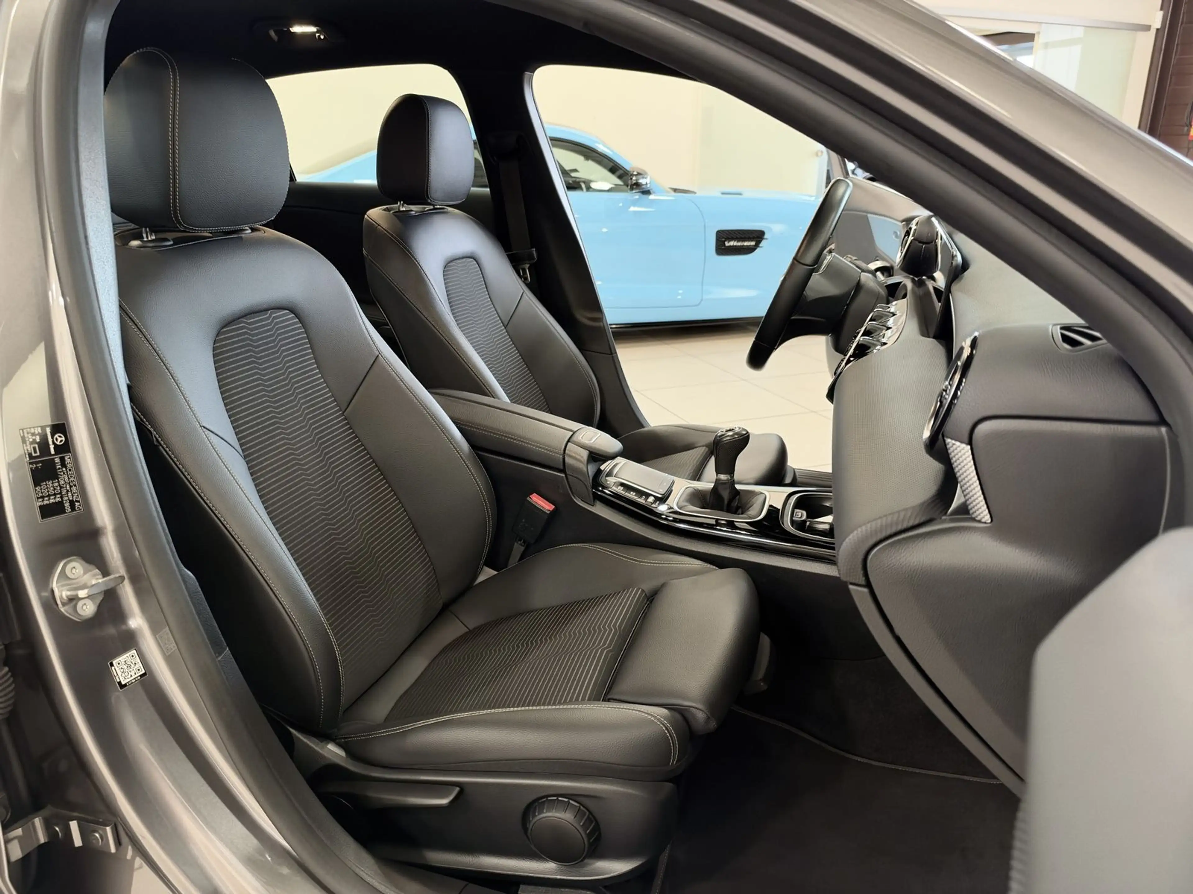 Mercedes-Benz A 200 *LED-Navi-Widescreen-2. Hand-17"* — photo 9