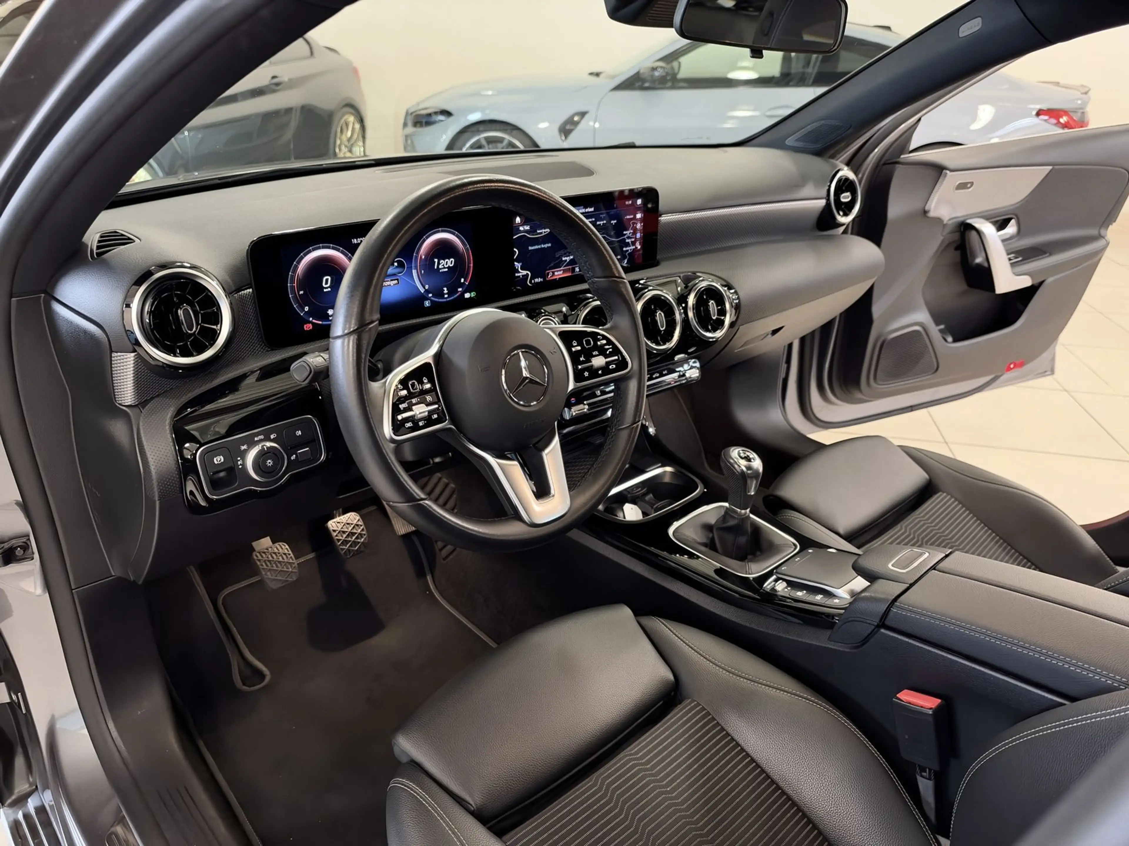 Mercedes-Benz A 200 *LED-Navi-Widescreen-2. Hand-17"* — photo 12