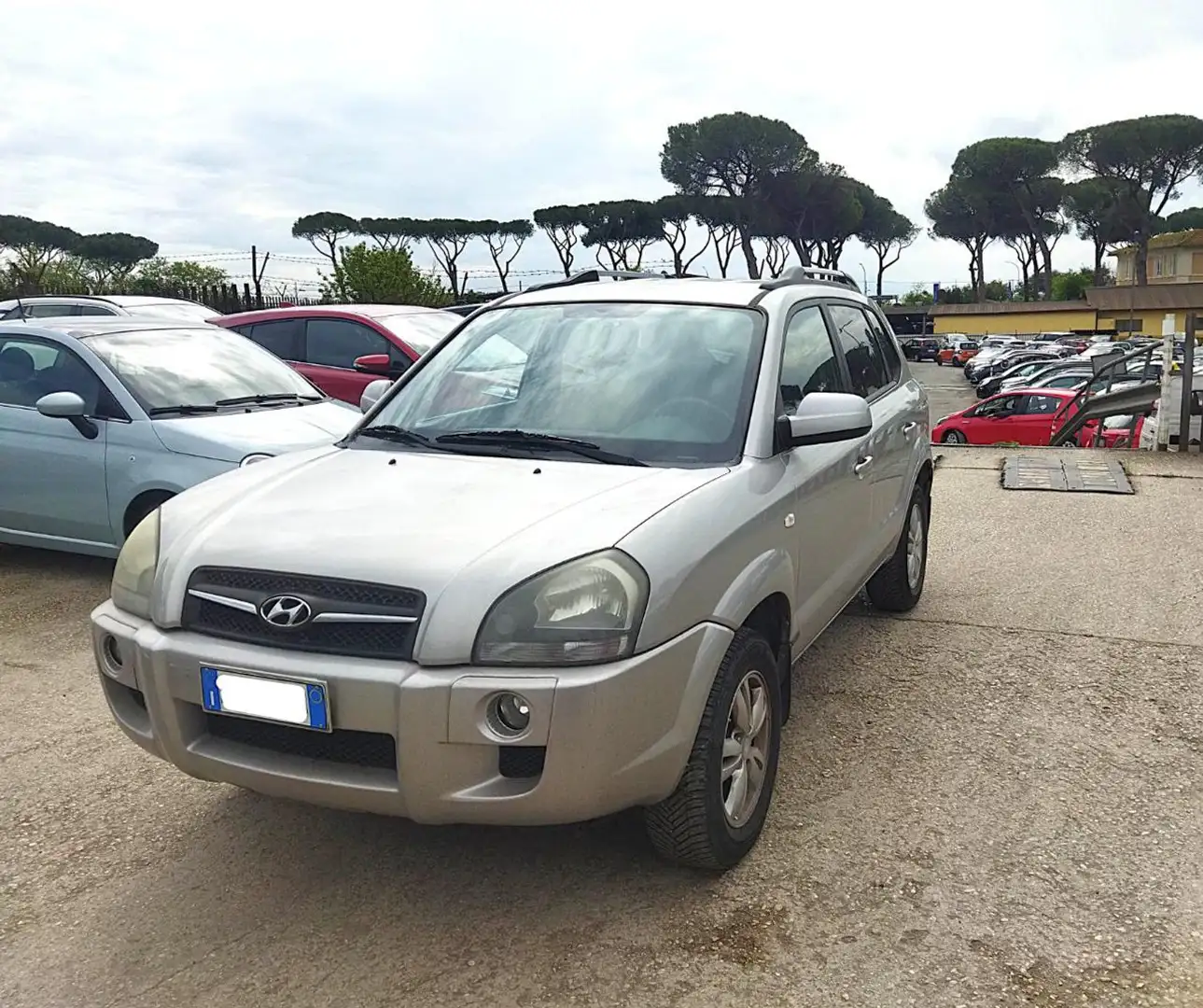 Hyundai TUCSON 2.0d 4WD 150cv CERCHI IN LEGA LETTORE CD/MP3/USB Gris - 1
