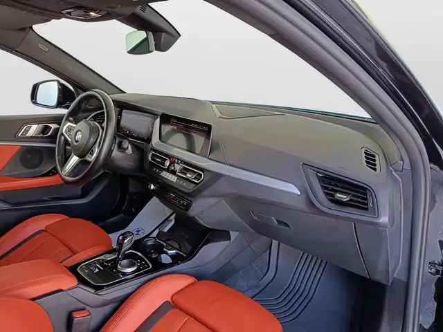 BMW 1 Series view 10