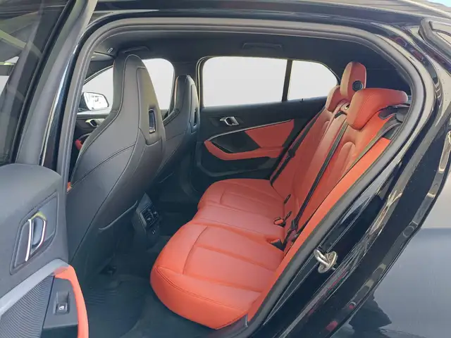 BMW 1 Series view 9