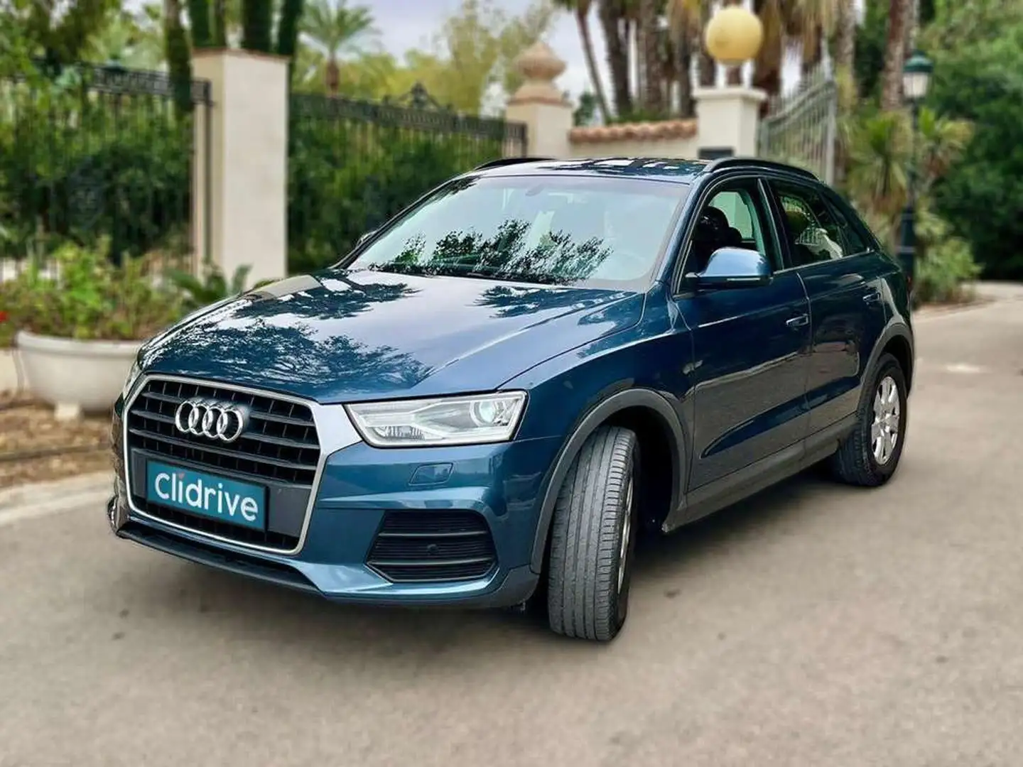 Audi Q3 1.4 TFSI CoD Attraction Blau - 2