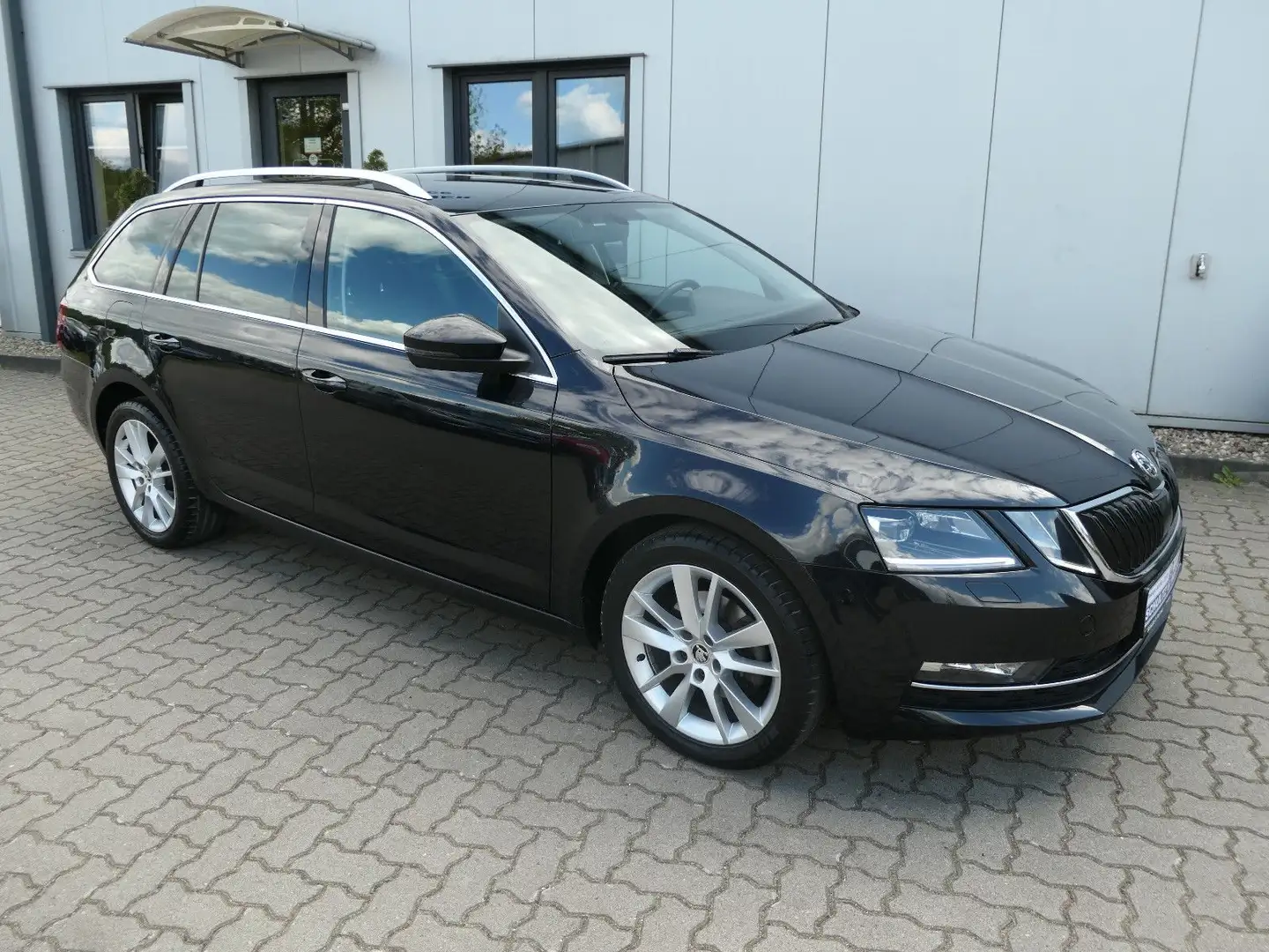 Skoda Octavia Combi Style Car-Play, Temp., Sitzh., LED Zwart - 2