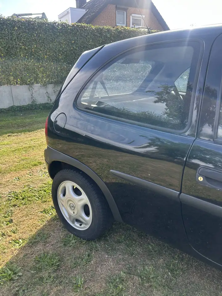 Opel Corsa 1.6i-16V GSi, foto 3