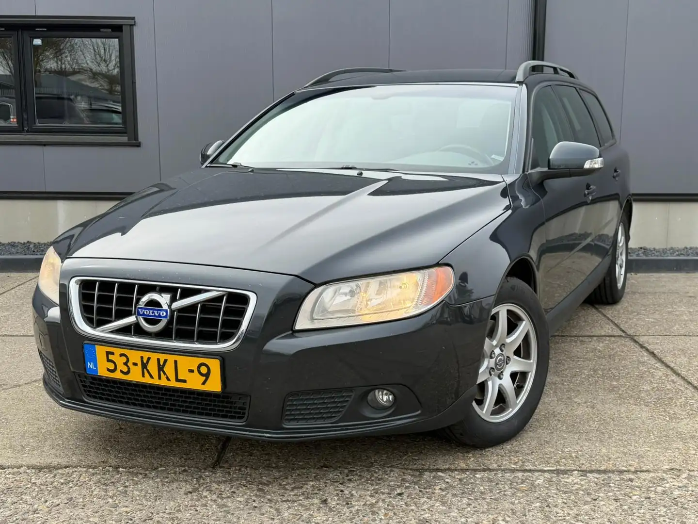Volvo V70 2.4D Limited Edition Gris - 2