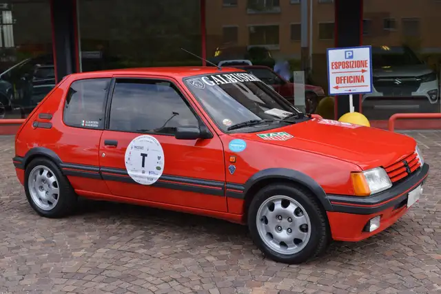 Peugeot 205 3p 1.9 Gti 130cv 5m