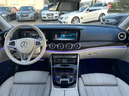 Annonce voiture d'occasion Mercedes-Benz E 220 - CARADIZE