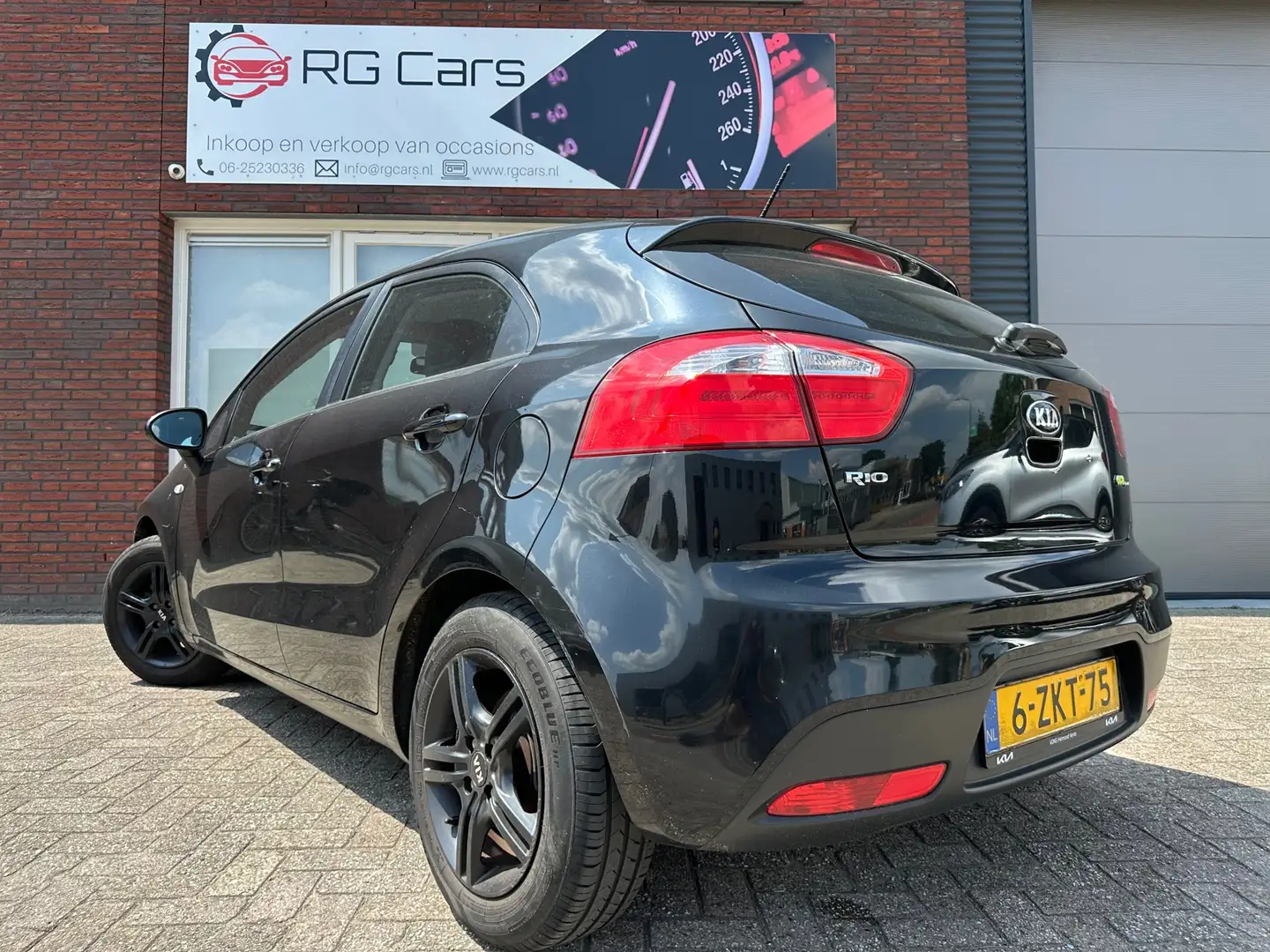 Kia Rio 1.2 CVVT BusinessLine / Airco / Cruise / 5DRS / NA Schwarz - 2