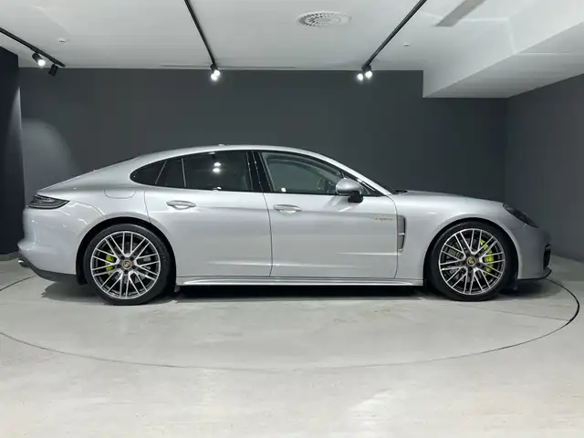 Porsche Panamera view 6