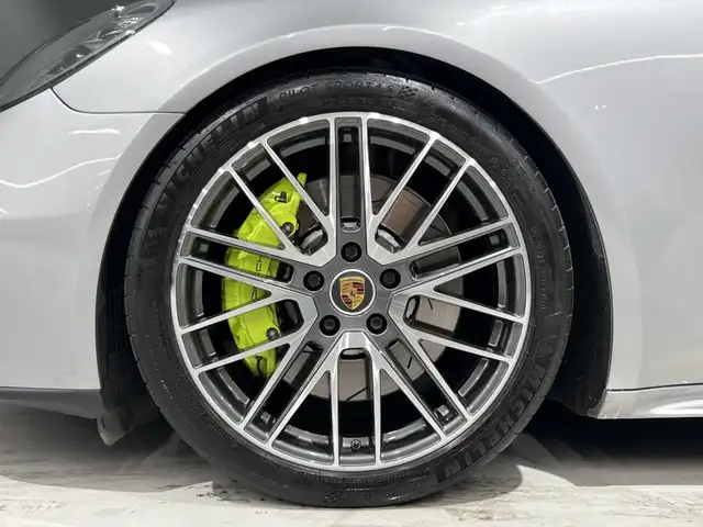 Porsche Panamera view 10