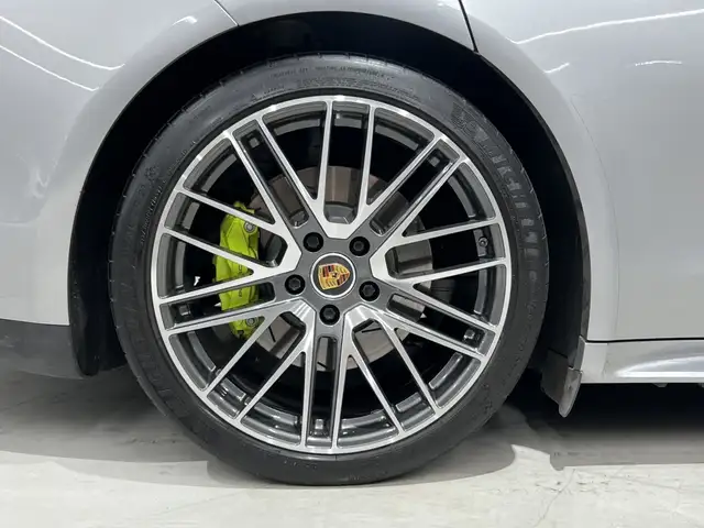 Porsche Panamera view 12