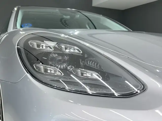 Porsche Panamera view 15