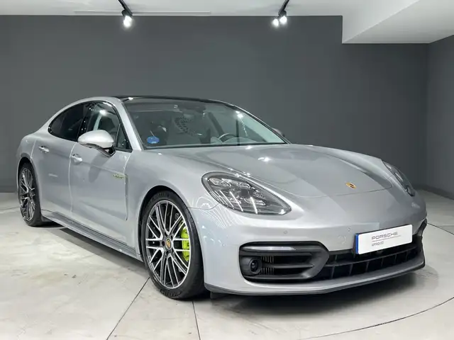 Porsche Panamera view 7