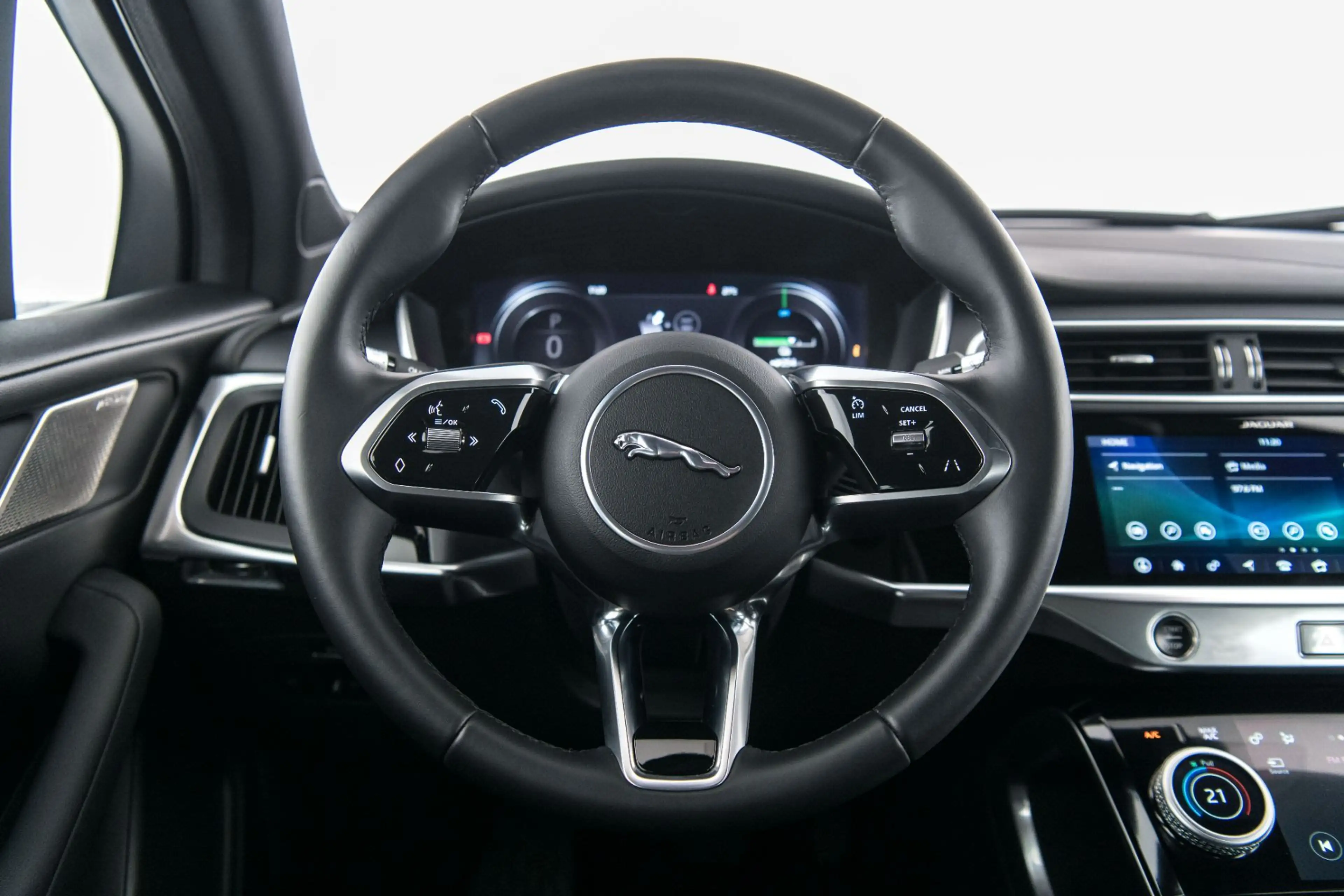 Jaguar I-Pace EV400 AWD S 8-fach PANO 22er LEDER BLACK MERIDIAN — photo 5