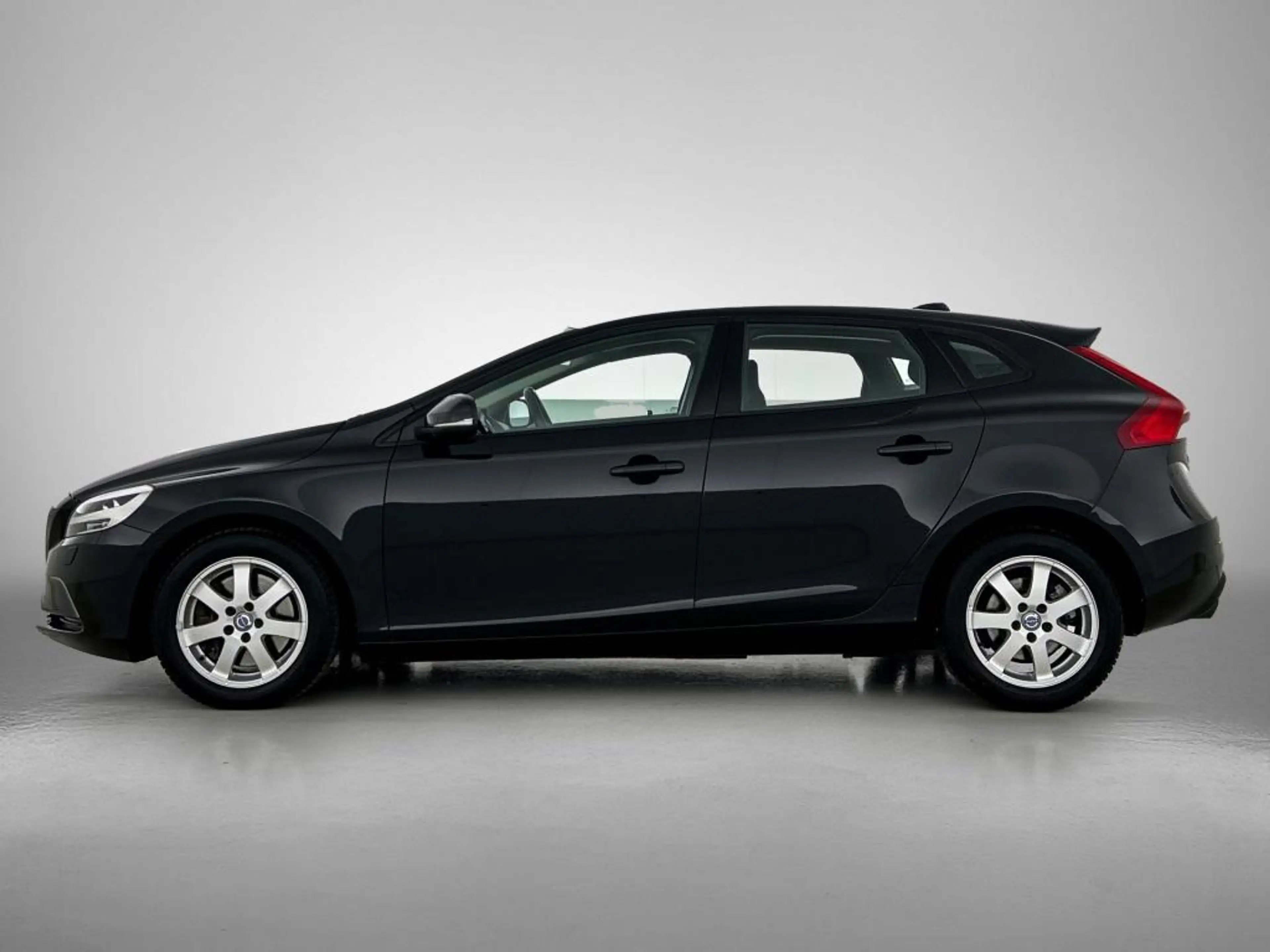 Volvo V40 1.5 T3 Nordic+ | Automaat | Stoelverwarming | Trek — photo 2