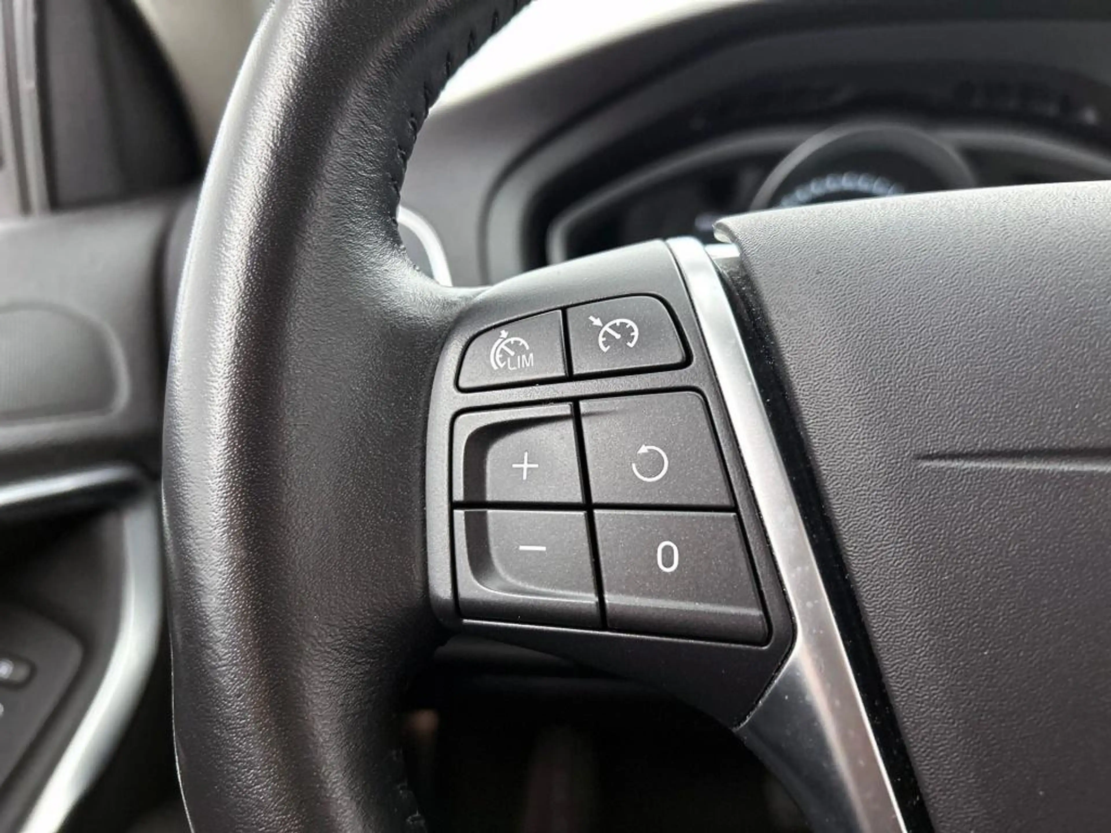 Volvo V40 1.5 T3 Nordic+ | Automaat | Stoelverwarming | Trek — photo 6