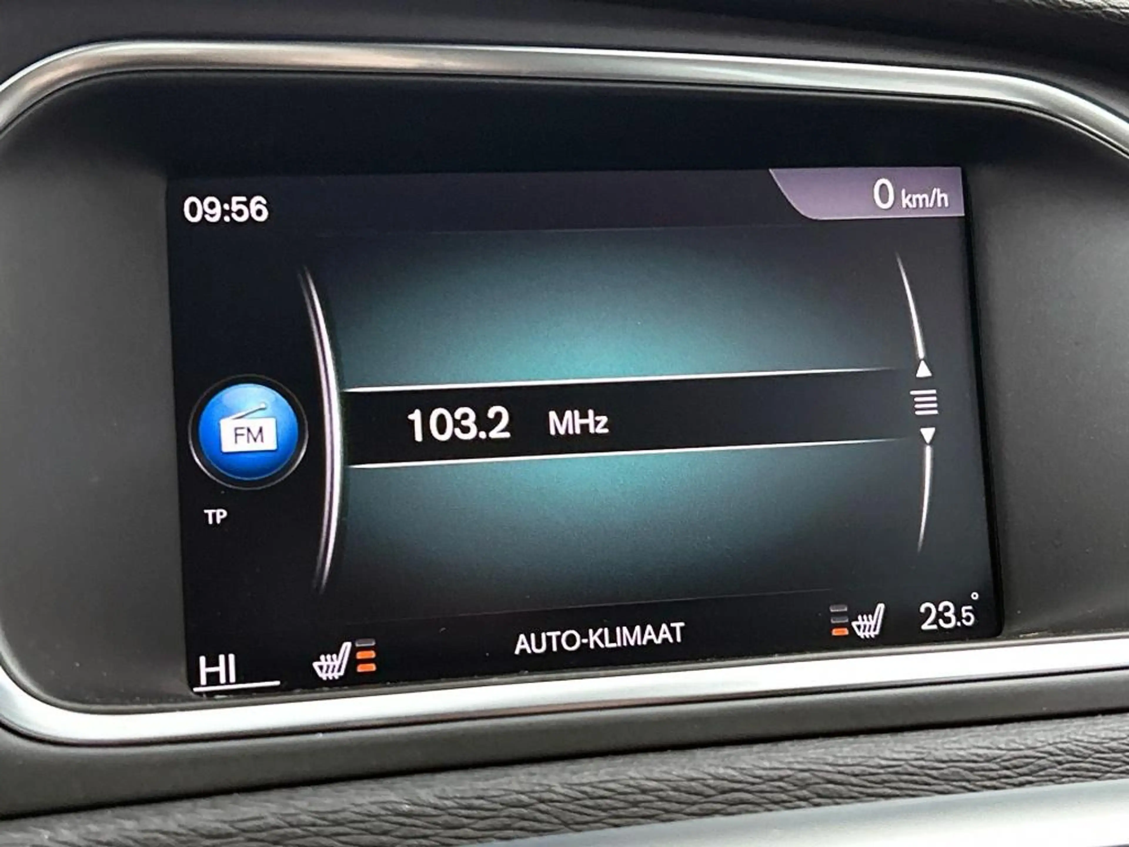 Volvo V40 1.5 T3 Nordic+ | Automaat | Stoelverwarming | Trek — photo 10