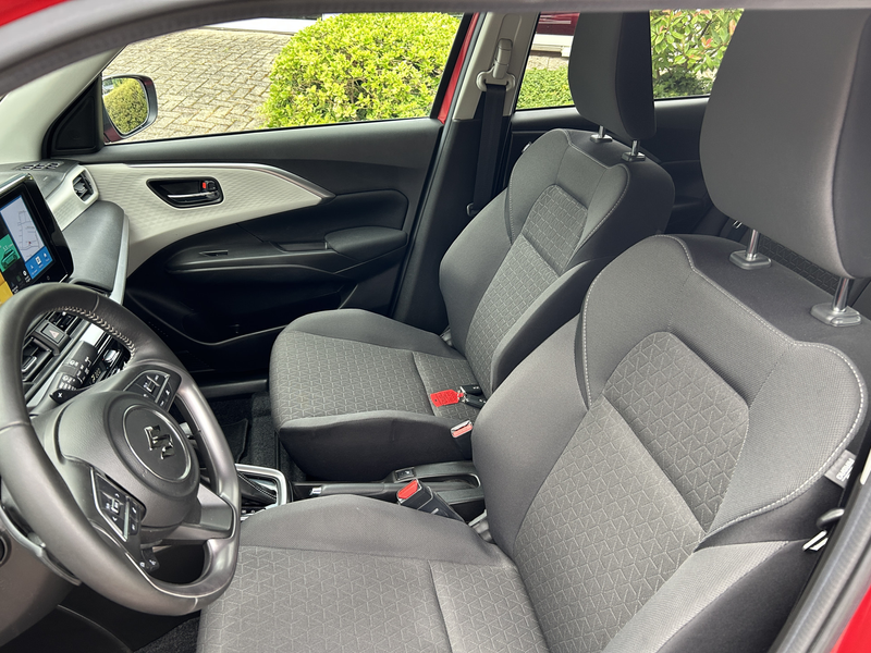Suzuki Swift 1.2 Style Smart Hybrid — photo 12