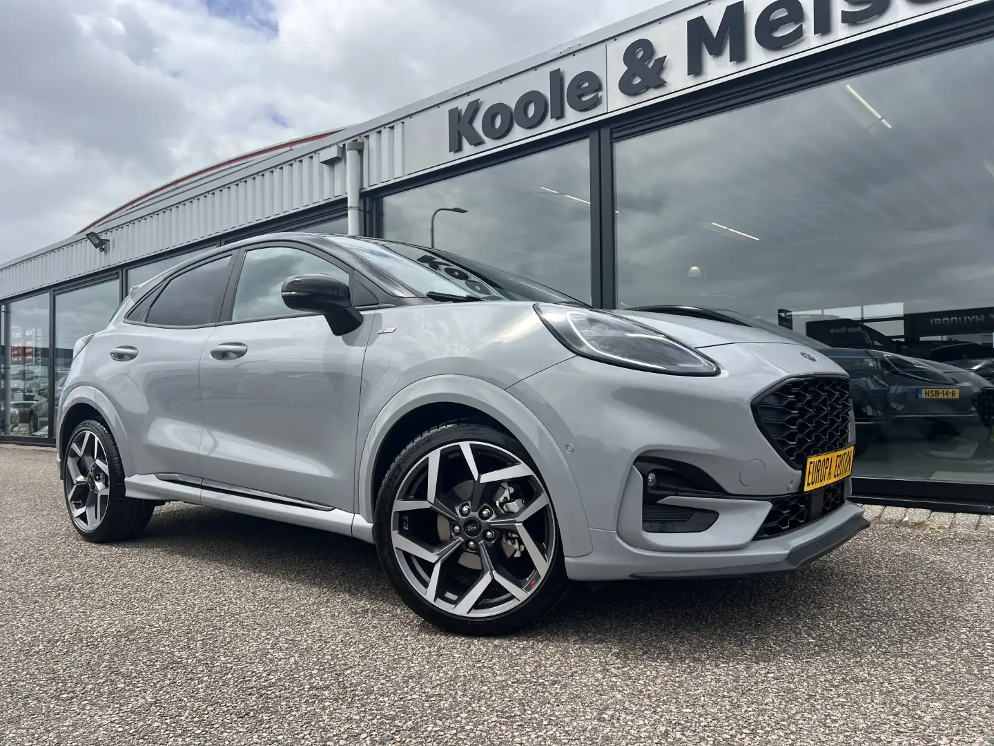 Ford Puma 1.0i Ecoboost Hybrid 155pk ST-Line X , winterpack Grijs - 2
